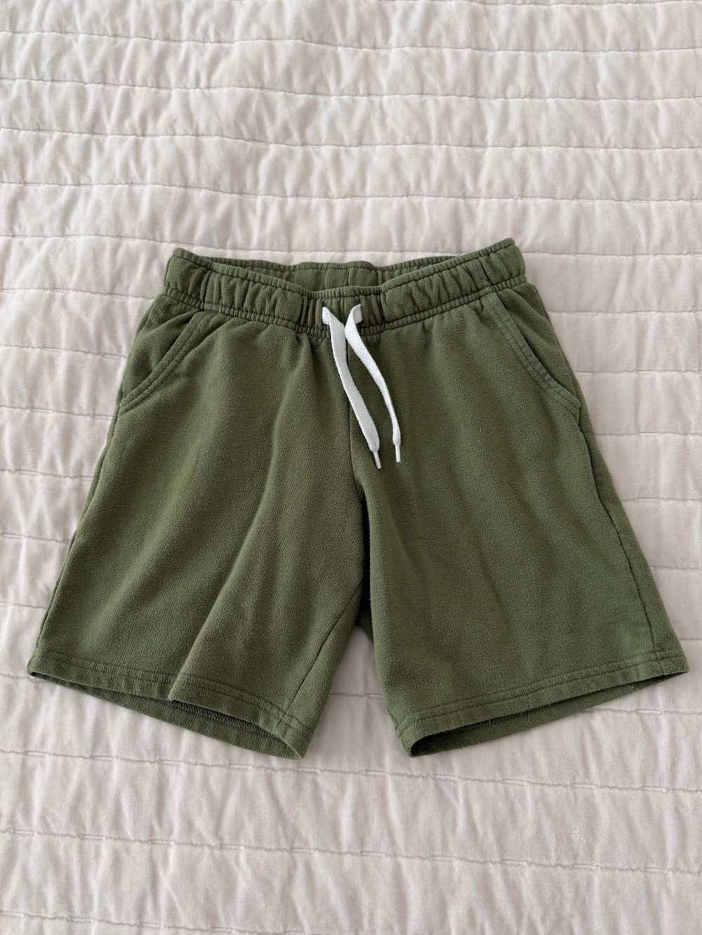Boys’ pull-on at the knee knit shorts (M)